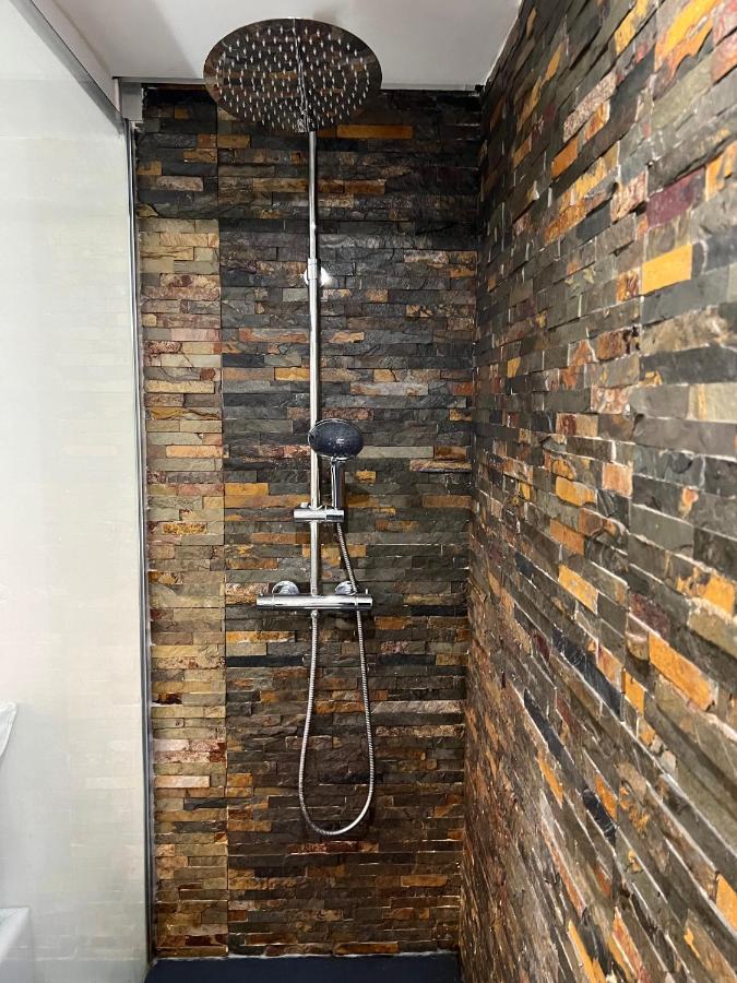 Modern Room With Indoor Shower Near The River - Quarto Moderno Com Duche Interior Proximo Da Ribeira Βίλα Νόβα ντε Γκάια Εξωτερικό φωτογραφία